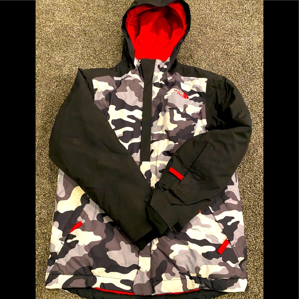 north face camo ski jacket like new size YM 10/12